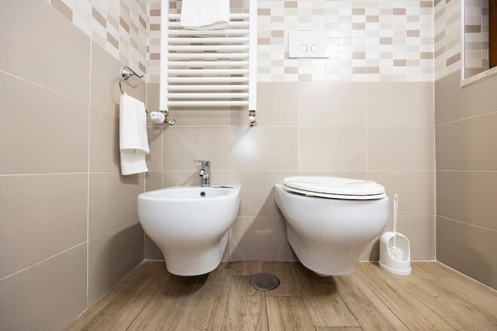 Apartment Roma Relax 2 Con Wifi-Ac-Netflix ภายนอก รูปภาพ
