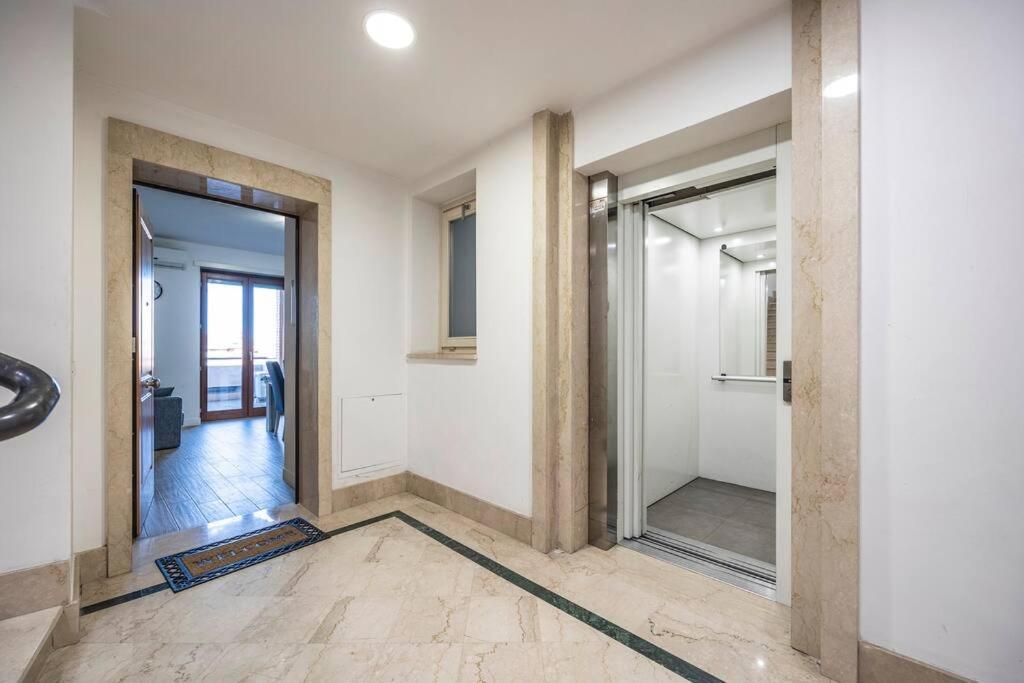 Apartment Roma Relax 2 Con Wifi-Ac-Netflix ภายนอก รูปภาพ
