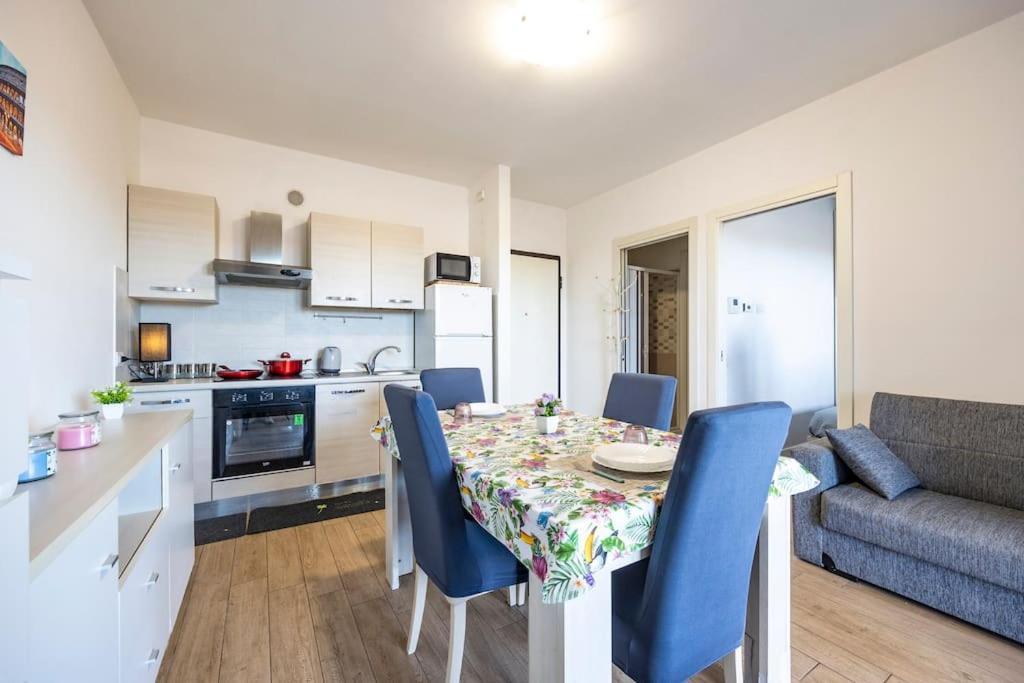 Apartment Roma Relax 2 Con Wifi-Ac-Netflix ภายนอก รูปภาพ