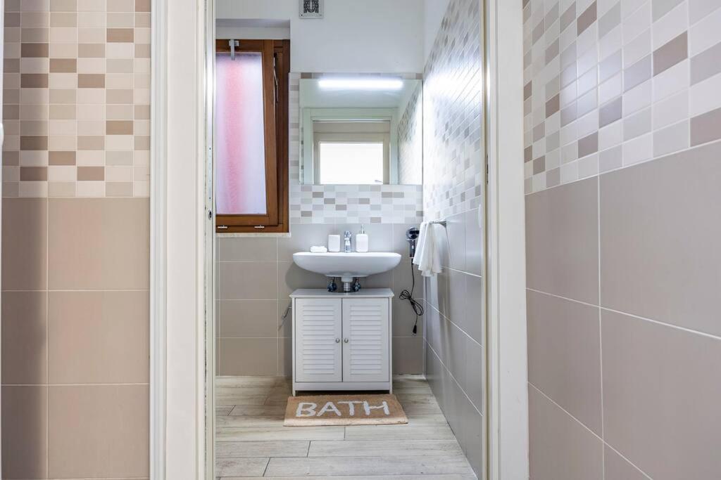 Apartment Roma Relax 2 Con Wifi-Ac-Netflix ภายนอก รูปภาพ