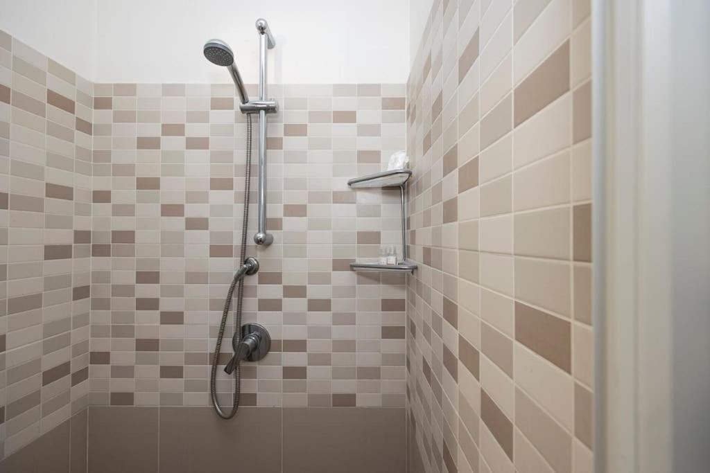 Apartment Roma Relax 2 Con Wifi-Ac-Netflix ภายนอก รูปภาพ